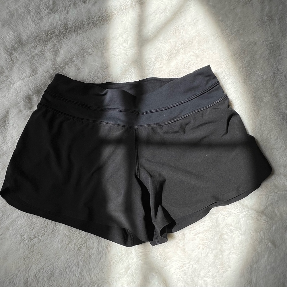 Lululemon shorts 
Size: 4
P58